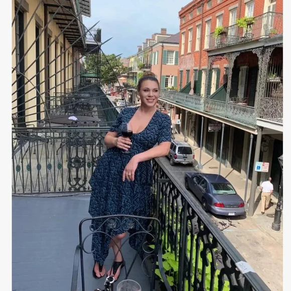 A.L.C. Kylia 100% Silk Blue Black Abstract Pleated Maxi Dress Size 4 - Picture 4 of 13